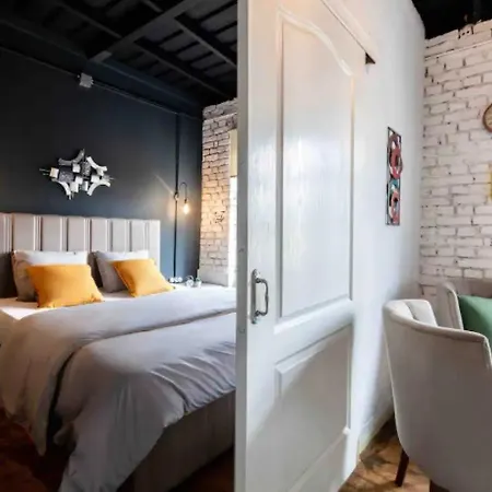 No11 Aparthotel 4*